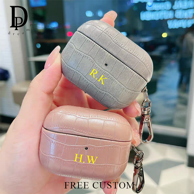 Monogram Keychain Leather - Eaphone-Hülle aus Krokodilleder mit individuellem Namen,