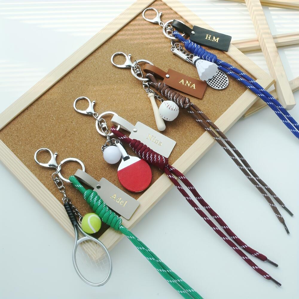 Personalisierter Schlüsselanhä – Monogram Keychain Leather Bewertung und Preis