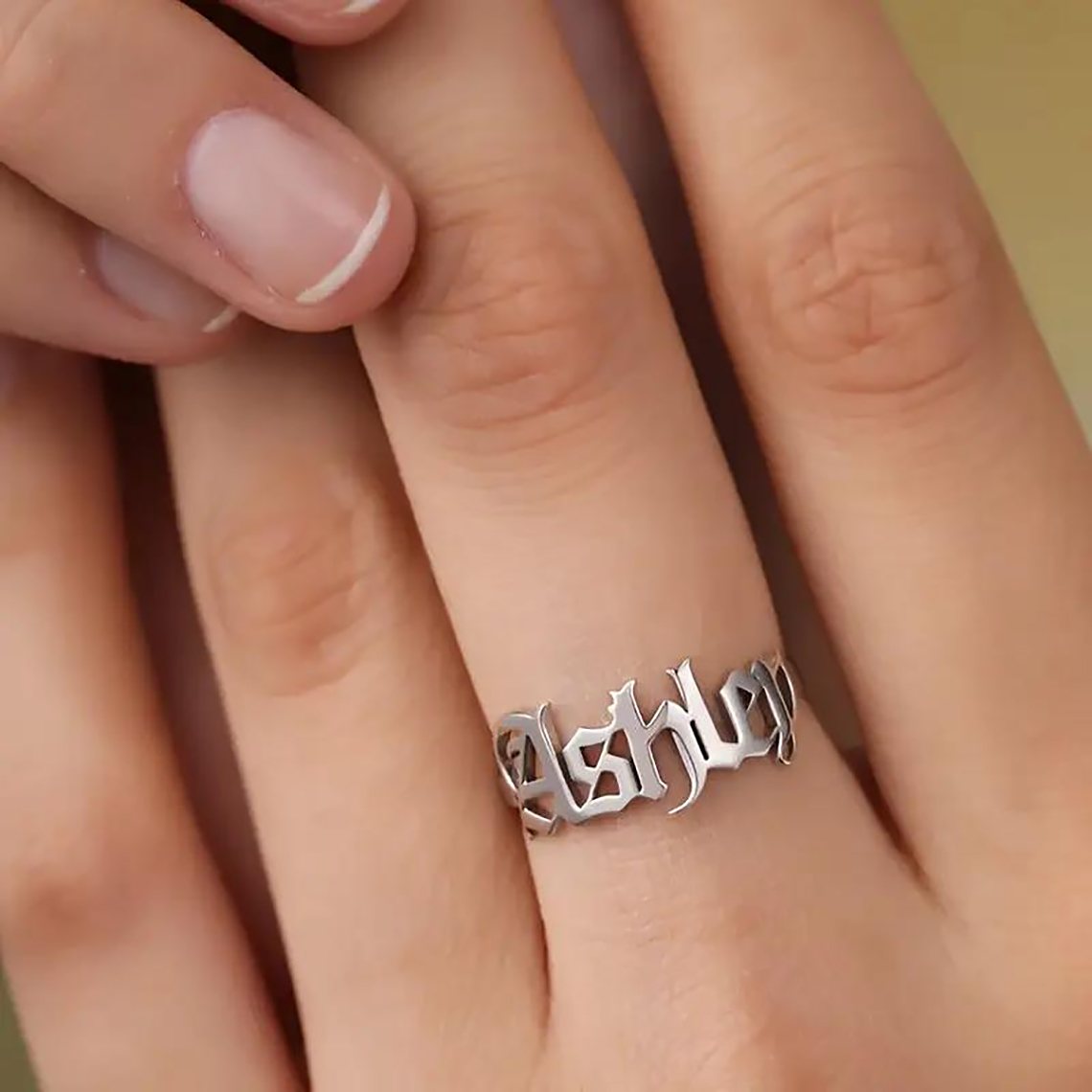 Benutzerdefinierte Gold Ring F – Initial Ring Custom Bewertung und Preis